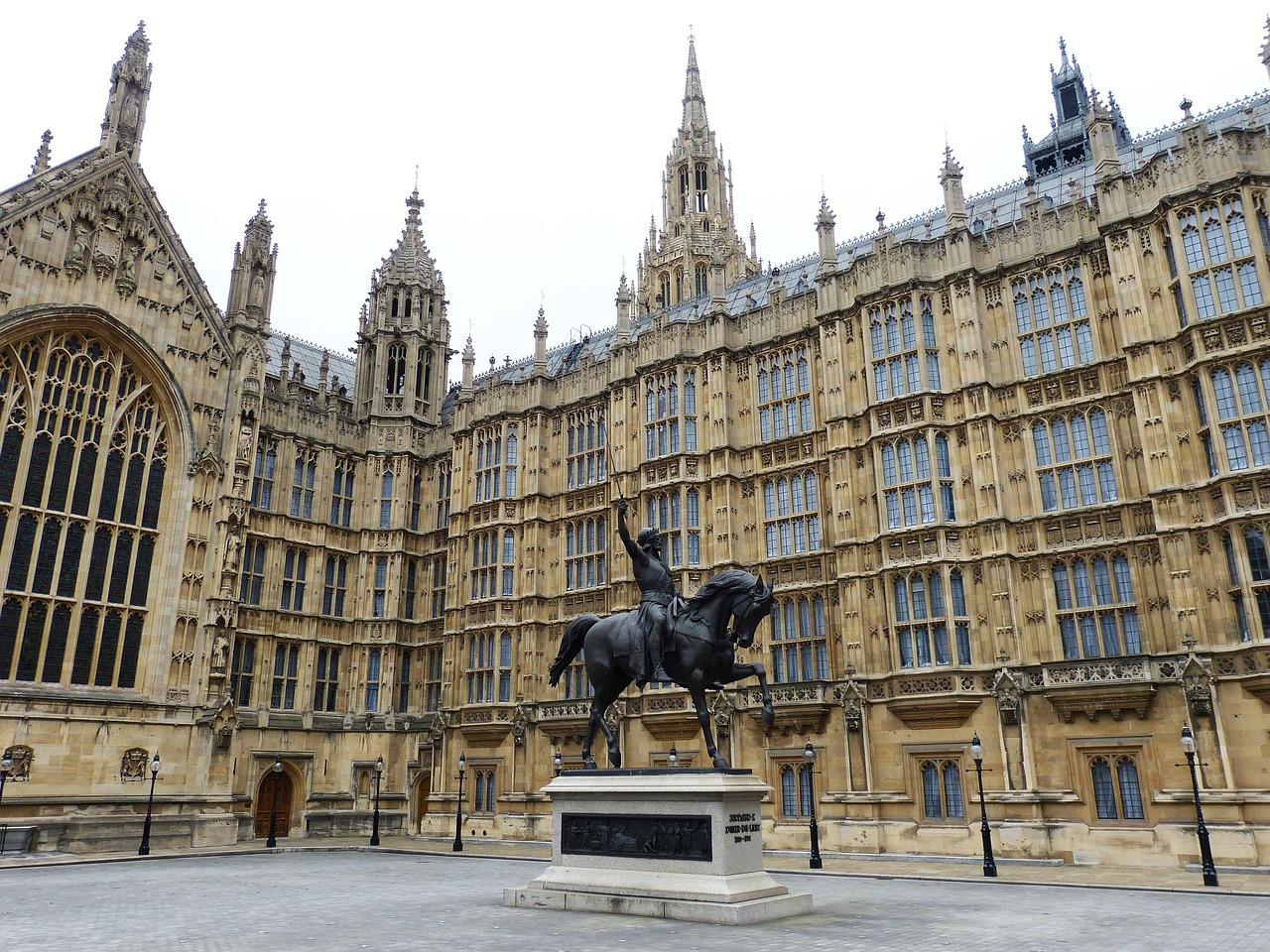 British Prime Minister Open to Slavery Apology in Major Shift