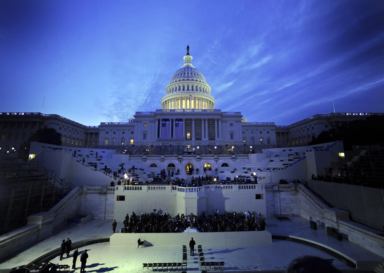 Government Corruption Becomes a Top Issue for US Midterm Voters, New Poll Shows